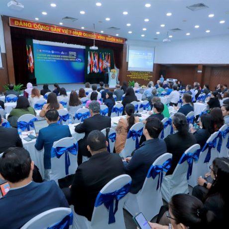 Hội thảo Quốc tế về Lãnh đạo và quản lý trong giáo dục đại học tại SEAMEO RETRAC