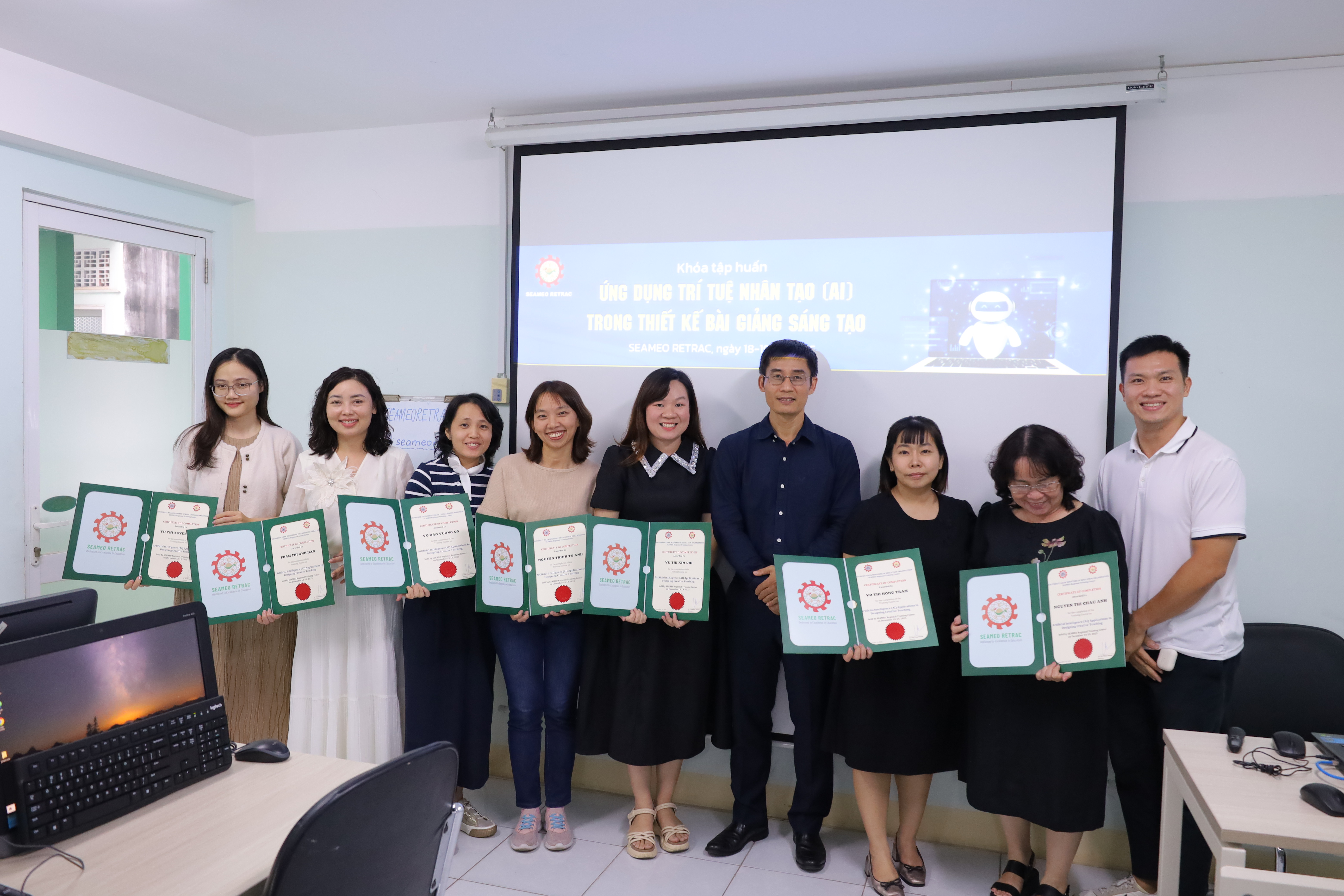 Training course on AI applications in designing creative teaching